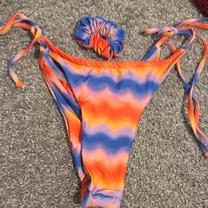 SHEIN Multicolor Tie-Dye Bikini Bottom with Scrunchie